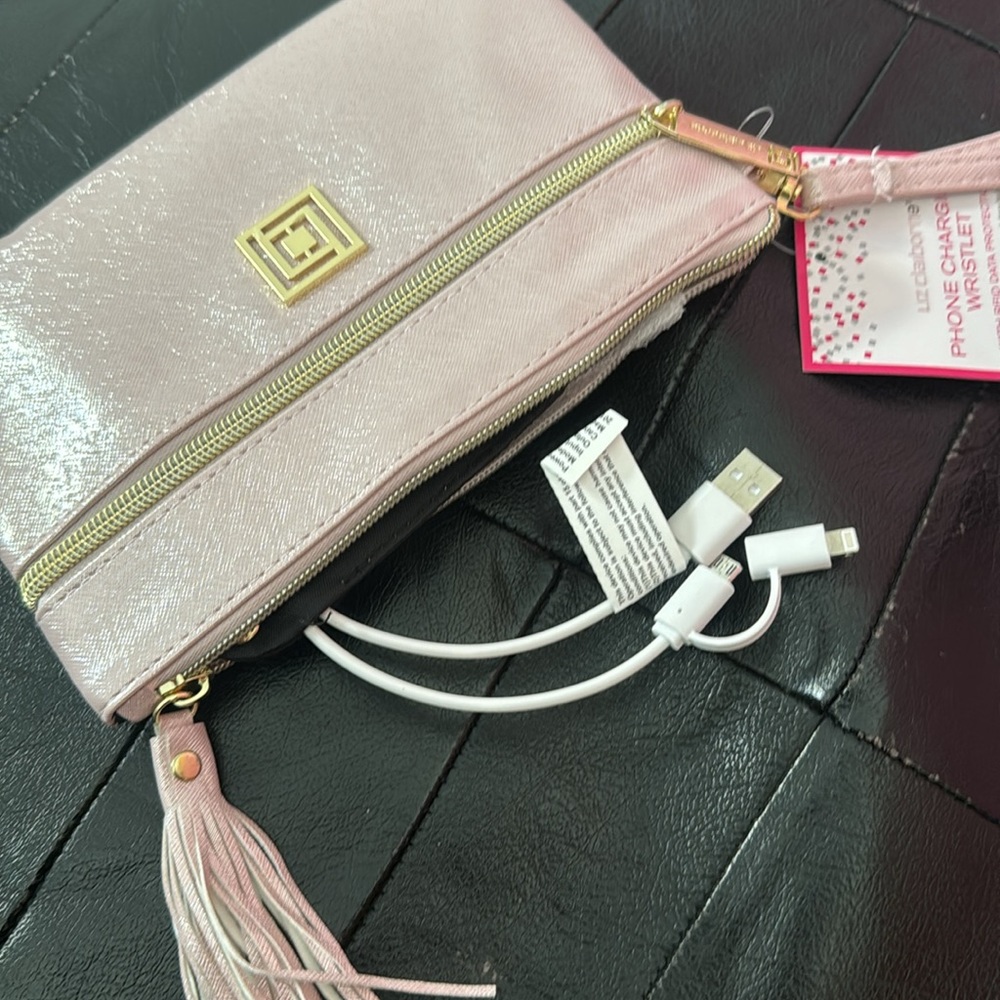 🎉Host Pick🎉 Liz Claiborne Phone Charging Power Bank Pouch - Picture 4 of 4